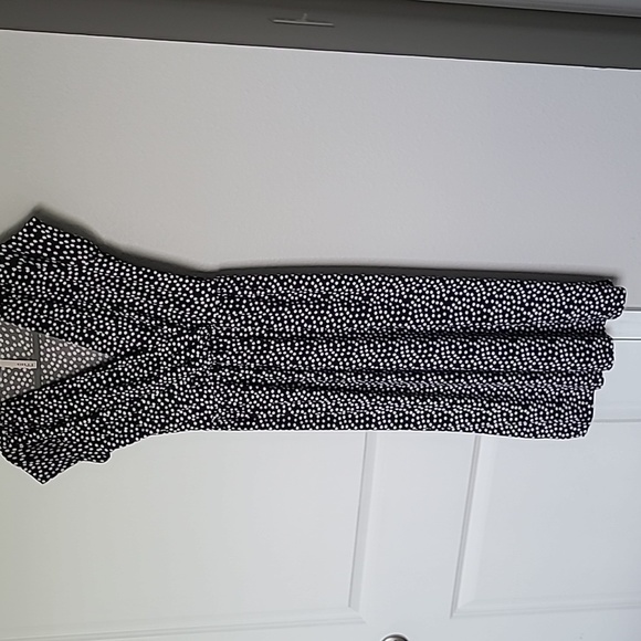 Woman's Dress - Picture 3 of 3